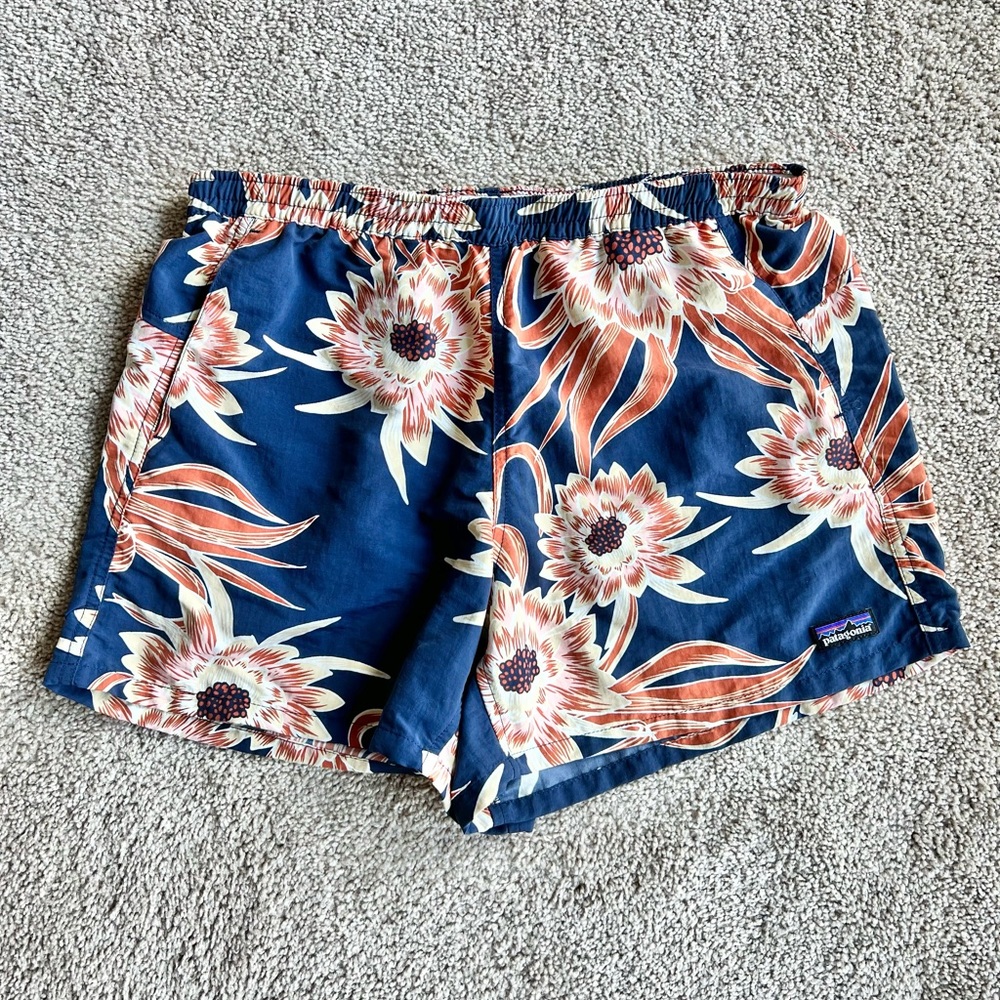Women’s Patagonia Baggies Shorts Cereus Flower Navy Size Medium